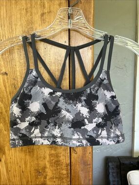 Born Primitive Medium Women's Gray Camo Strappy Sports Bra